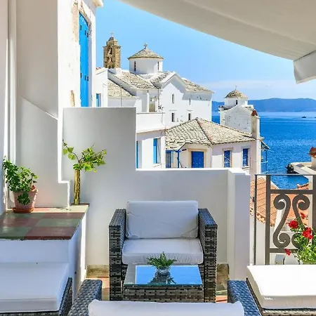Thimisi Skopelos Town