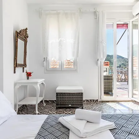 Thimisi Skopelos Town