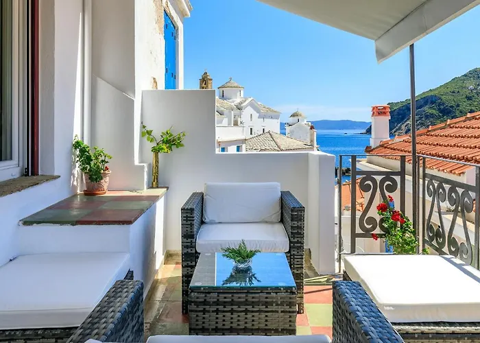 Thimisi Skopelos Town