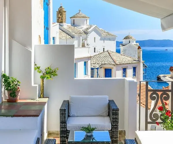 Thimisi Skopelos Town